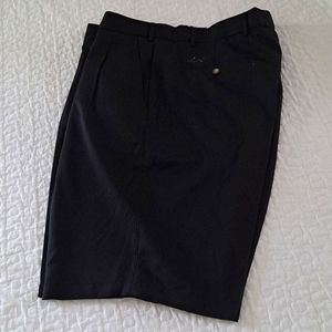 Men's Greg Norman golf shorts size 40